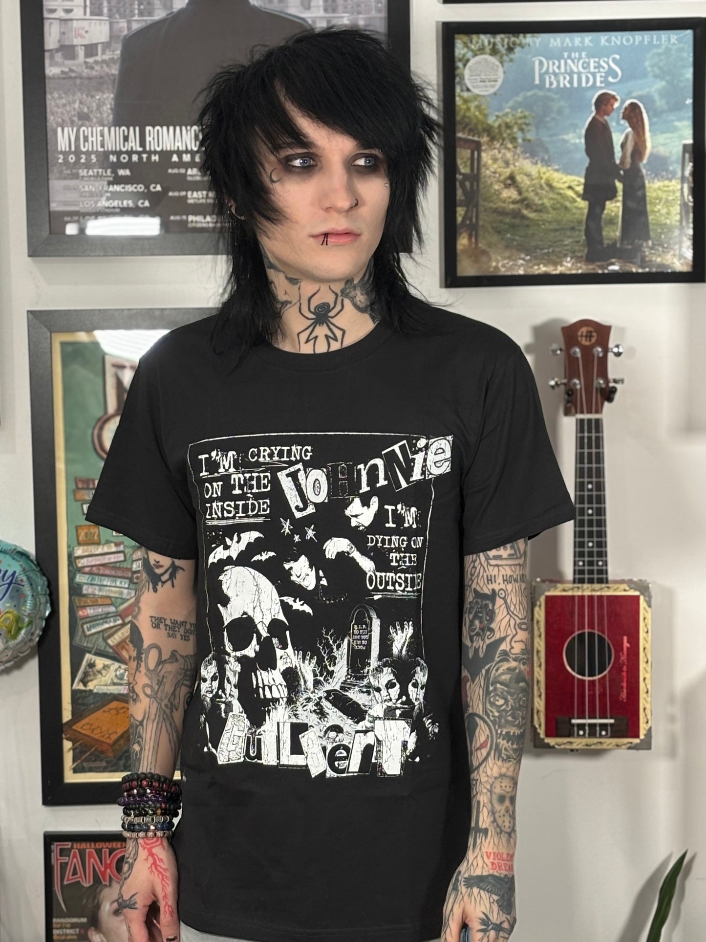COLLAGE TEE